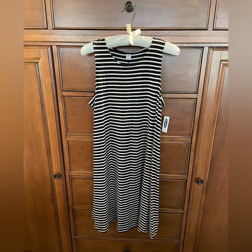 NWT Old Navy Stripped Dress - Size M